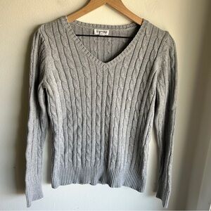 St. John’s Bay y2k gray cable knit v-neck sweater - size M